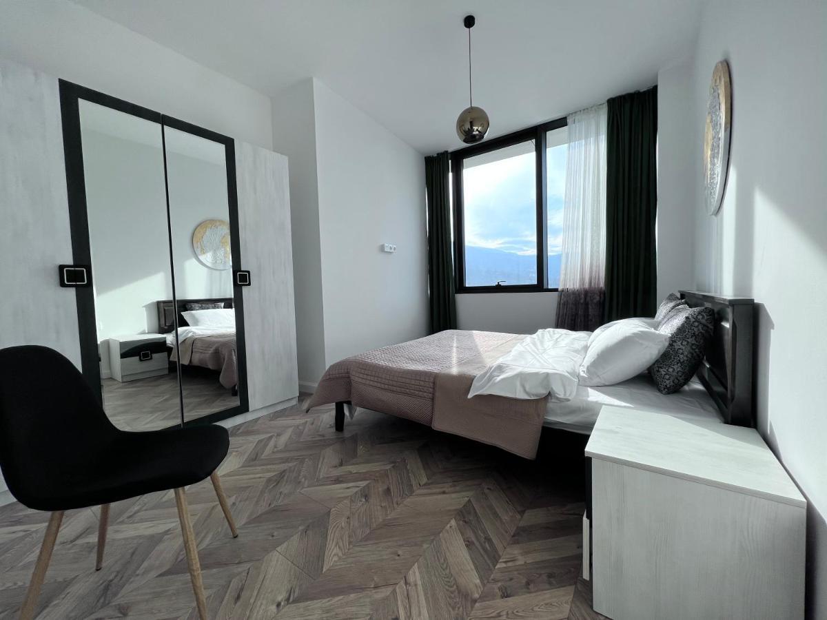 Apartment In Axis Towers, Tbilisi Business Center Exterior photo